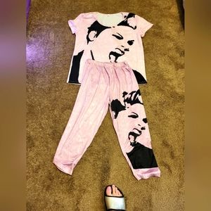Singer "PINK"/ Pink and Black T-Shirt and Legging Set. Concert Swag.  XL NWOT